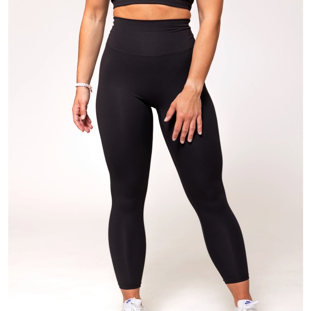 Black P’tula Pocket Leggings